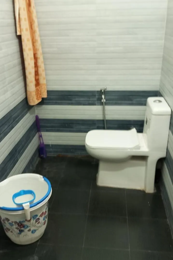 Rosewood Farmhouse Kanthalloor